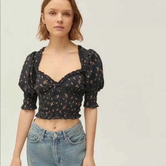 Urban Outfitters Tops - Urban Outfitters women's medium black‎ smocked puff sleeve crop top blouse